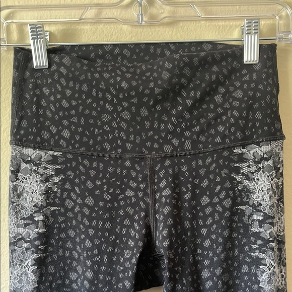 LULULEMON Wunder Under High Rise Tight 28” - Picture 5 of 8